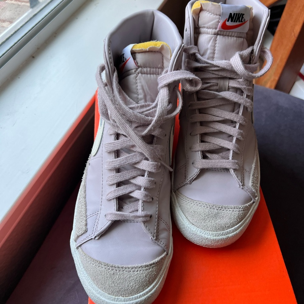 Nike Blazer Mid 77 Mauve Light purple high top women’s shoes US 8.5